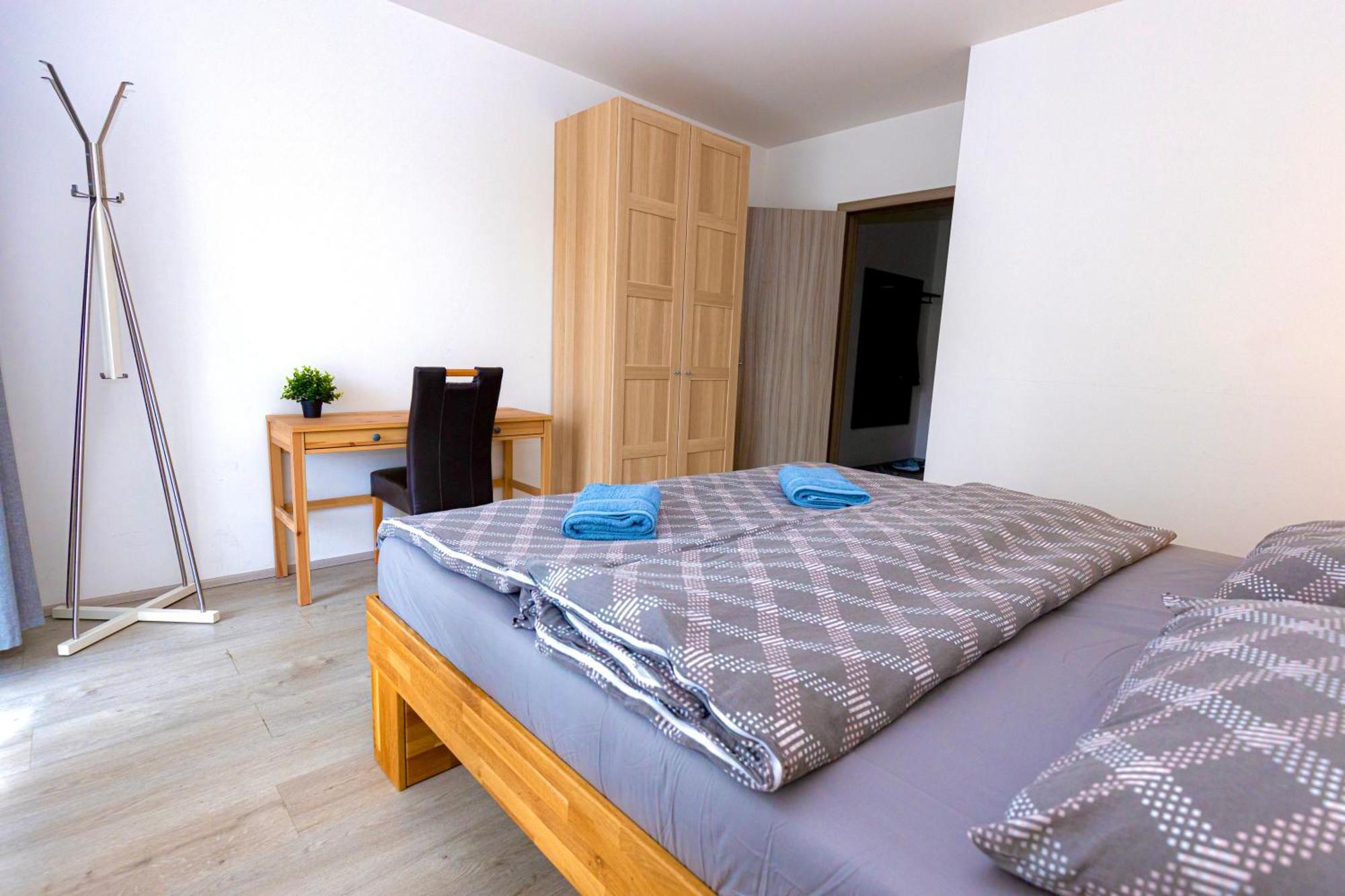 Modern Apartment • Garden • Near The City Center Prag Exteriör bild